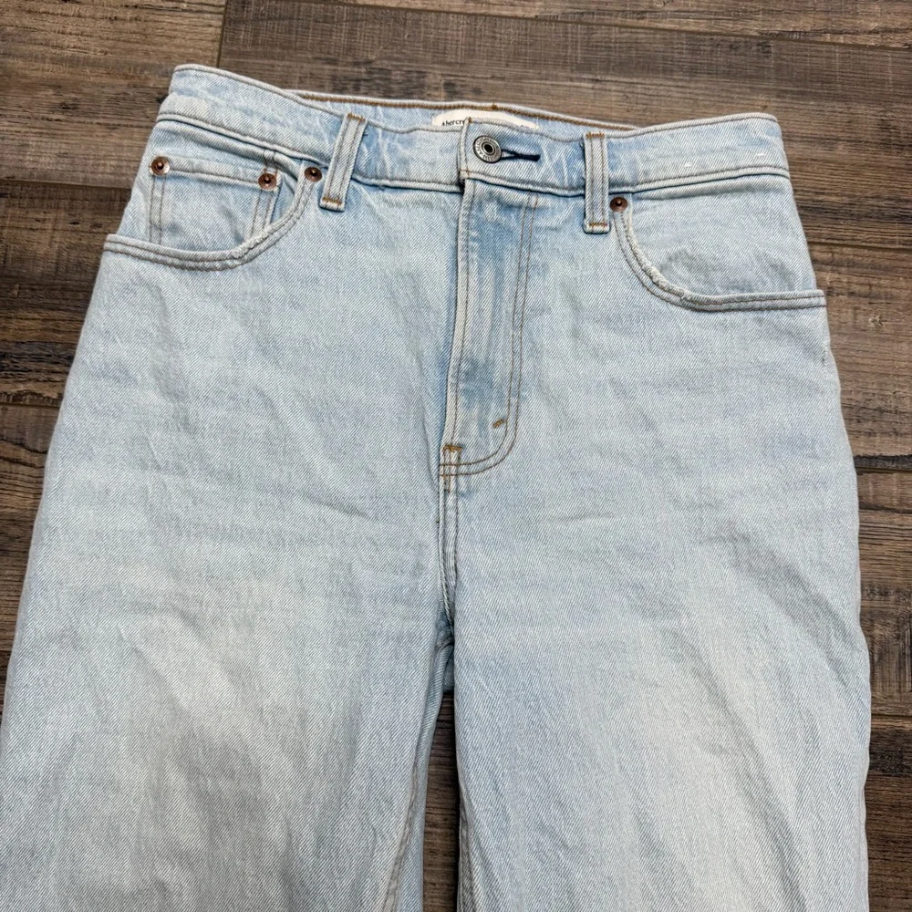 Abercrombie & Fitch The 90's Straight Ultra High-Rise Denim Jeans Destress Holes - Picture 3 of 11
